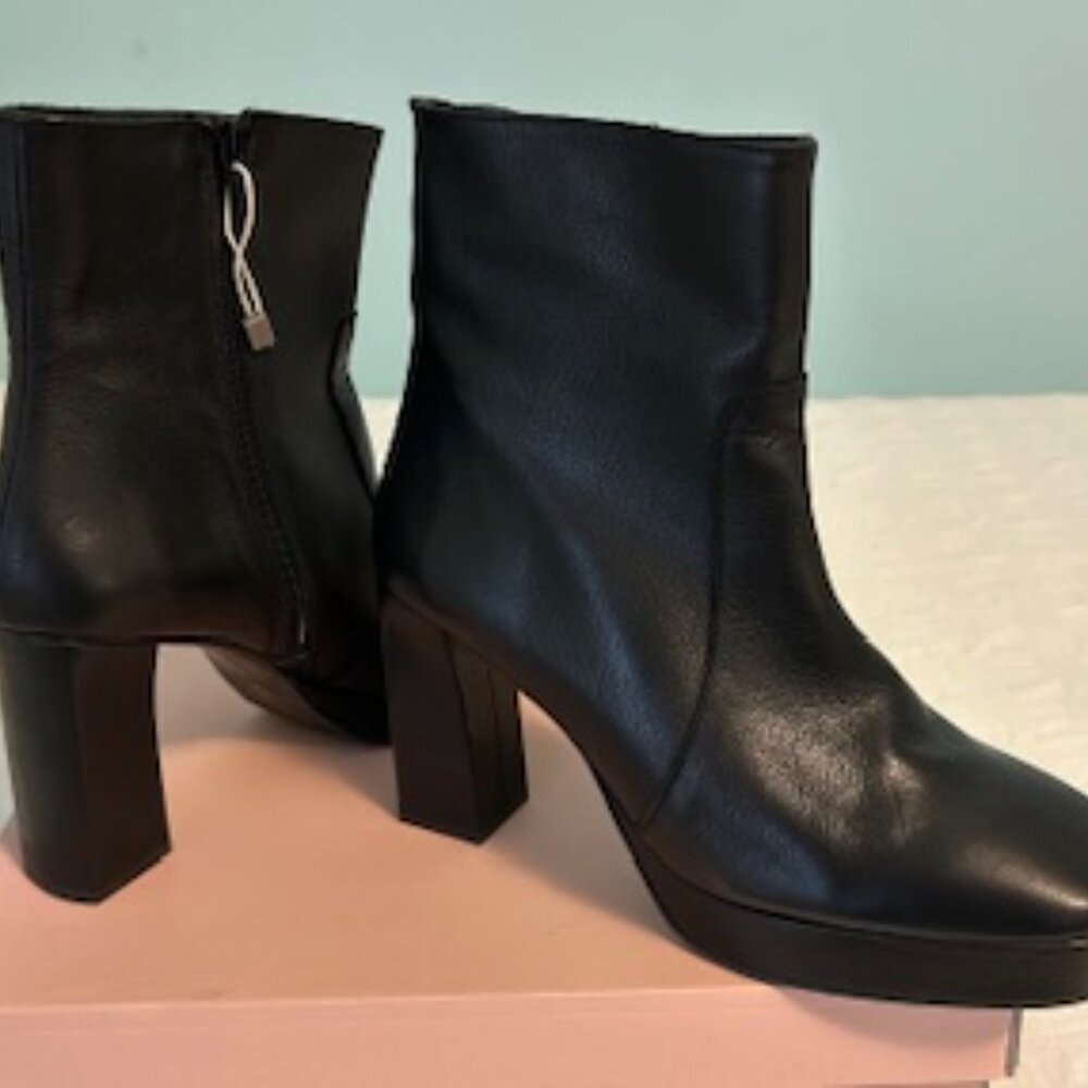 Italian Designer Leather Ankle Platform Boots Size 7---Brand New!